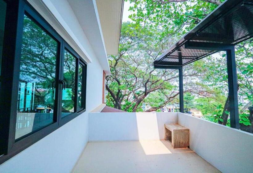 标准间带阳台, Jamjuree Home At Udonthani