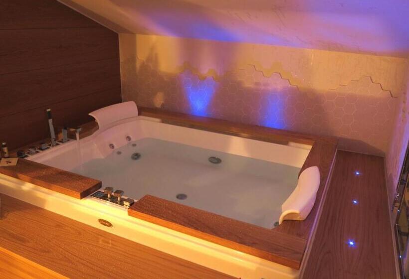 バスタブ付きスーペリアールーム, Mario's Garni