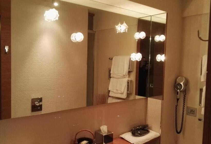 エコノミールーム, Mario's Garni