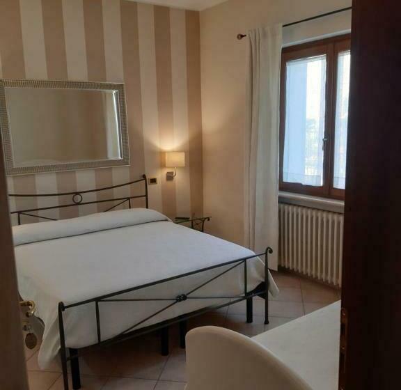 غرفة قياسية ثلاثية, Sweet House Only Rooms