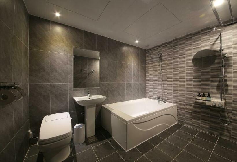 اتاق استاندارد, Gupo Station Almond