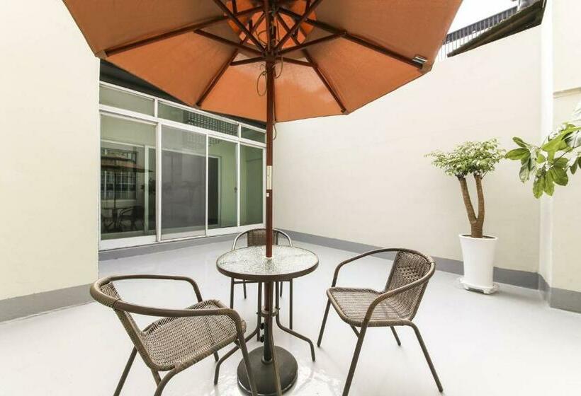 سوییت خانوادگی, Gupo Station Almond