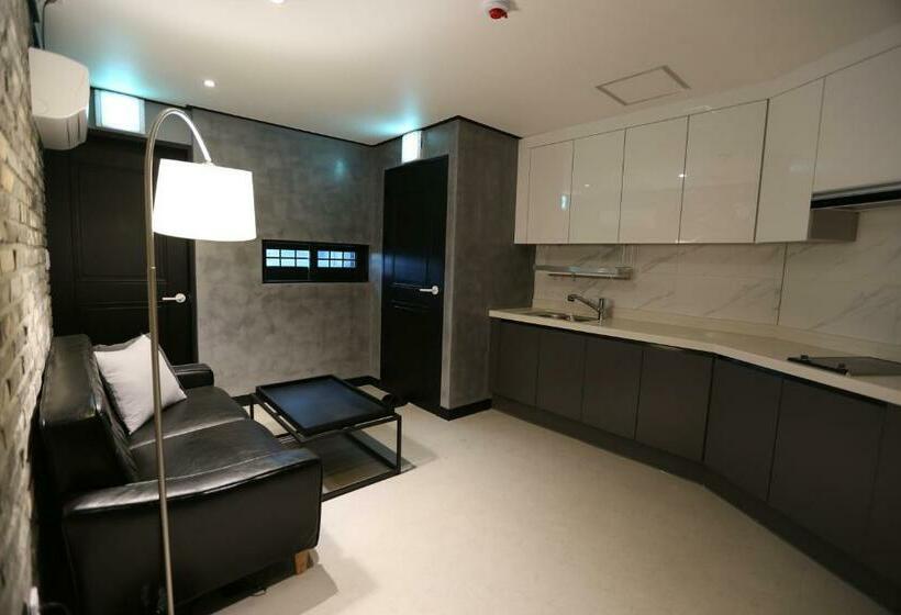 Family Suite, Gupo Station Almond