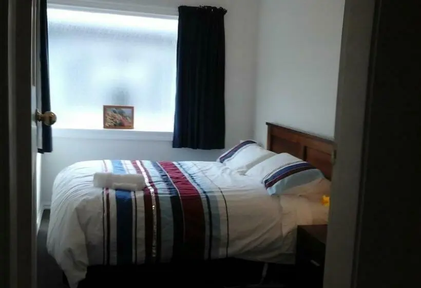 اتاق لوکس, Al And Rosies B+b