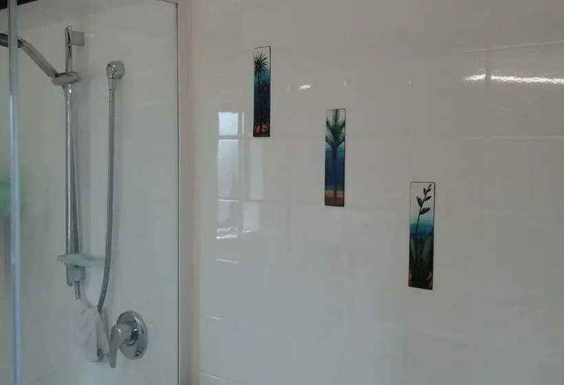 اتاق لوکس, Al And Rosies B+b