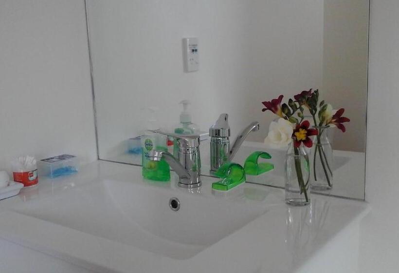 חדר סטנדרט, Al And Rosies B+b