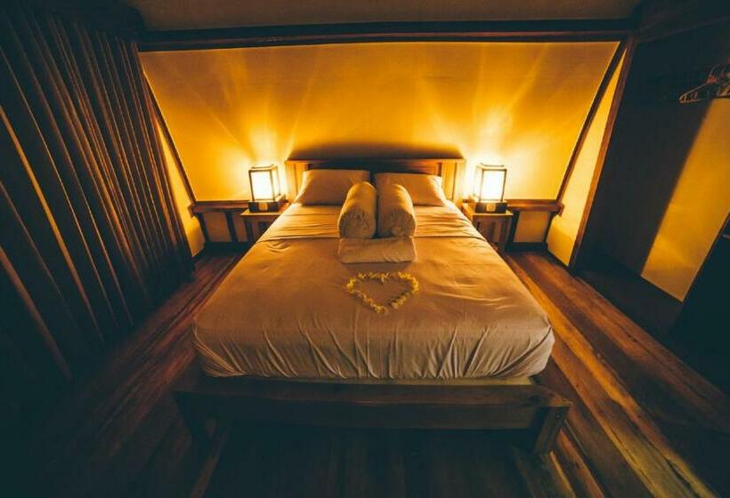 Bungalow z Widokiem na Basen, Island Beach Bungalow