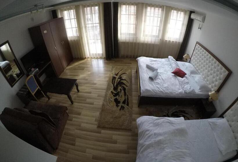 اتاق خانوادگی, Venisi