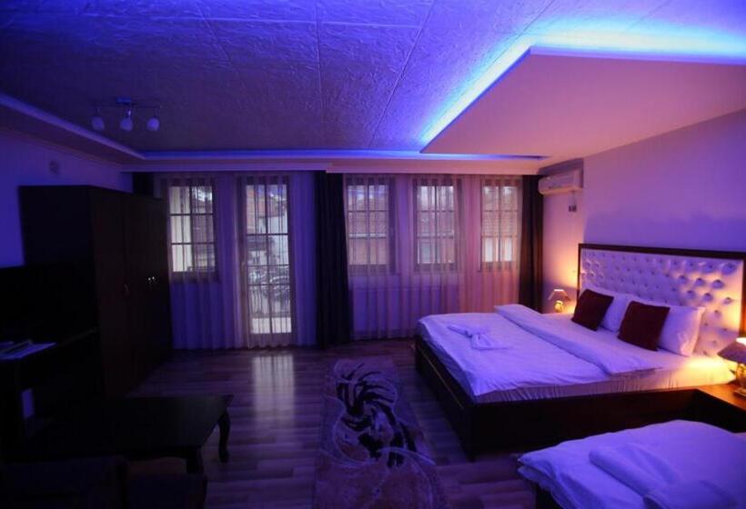 اتاق خانوادگی, Venisi