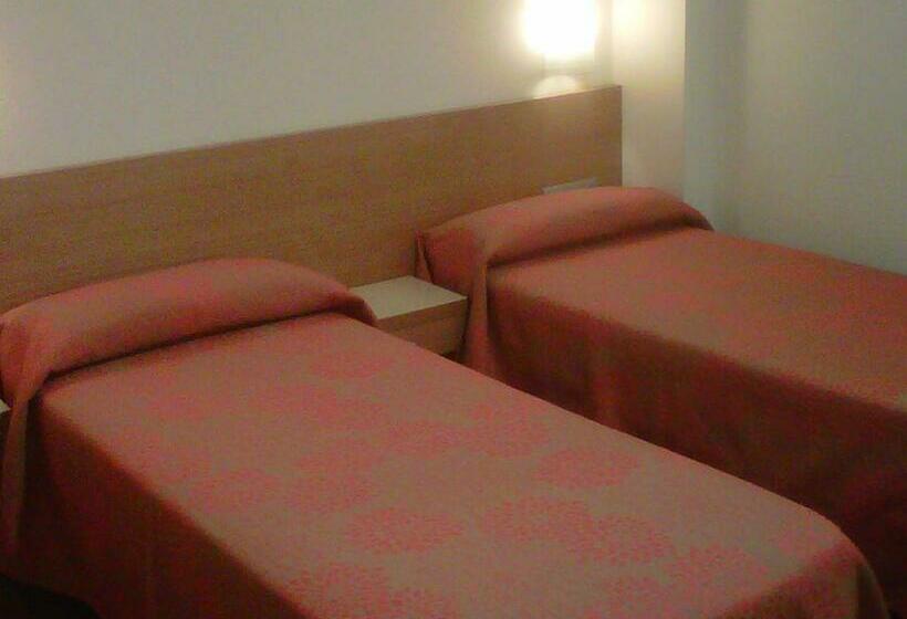 Номер Стандарт, Hostal Rambla