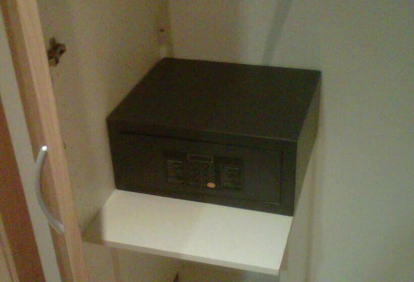 Номер Стандарт, Hostal Rambla