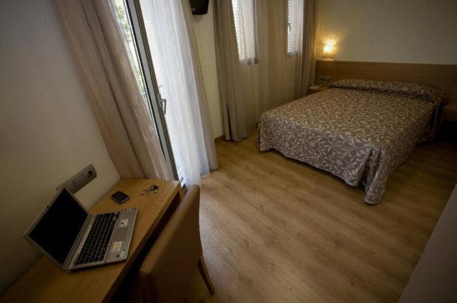 Номер Стандарт, Hostal Rambla