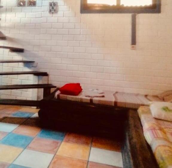 スタンダードバンガロー, Praia Do Rosa Hostel