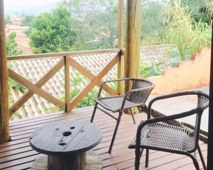 スタンダードバンガロー, Praia Do Rosa Hostel