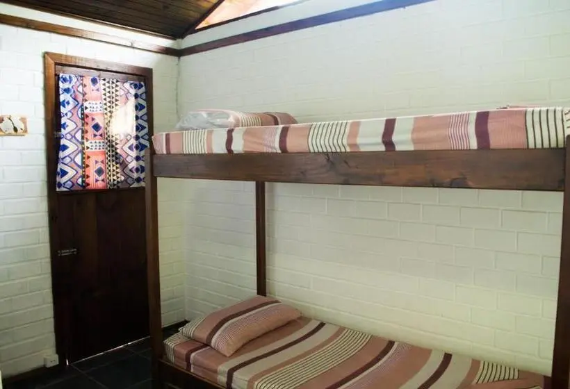 اتاق کلاسیک چهارنفره, Praia Do Rosa Hostel