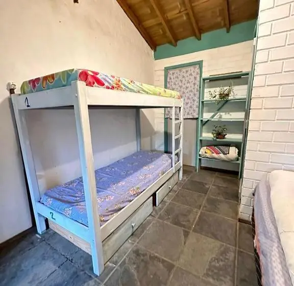 اتاق کلاسیک چهارنفره, Praia Do Rosa Hostel