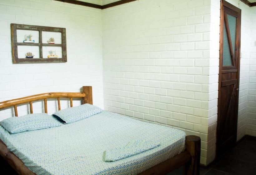 ベーシックトリプルルーム, Praia Do Rosa Hostel