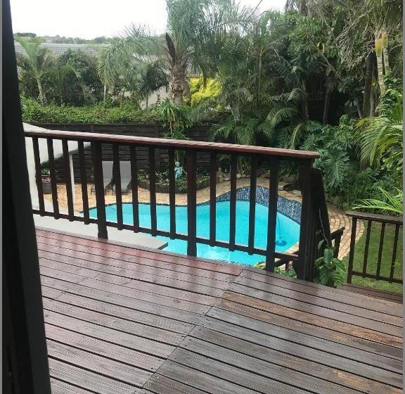 غرفة قياسية مطلّة علي حمام السباحة, Seaview Place Bed And Breakfast