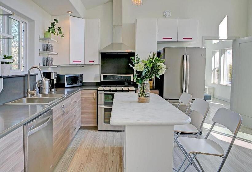 جناح ديلوكس, The Vue B&b