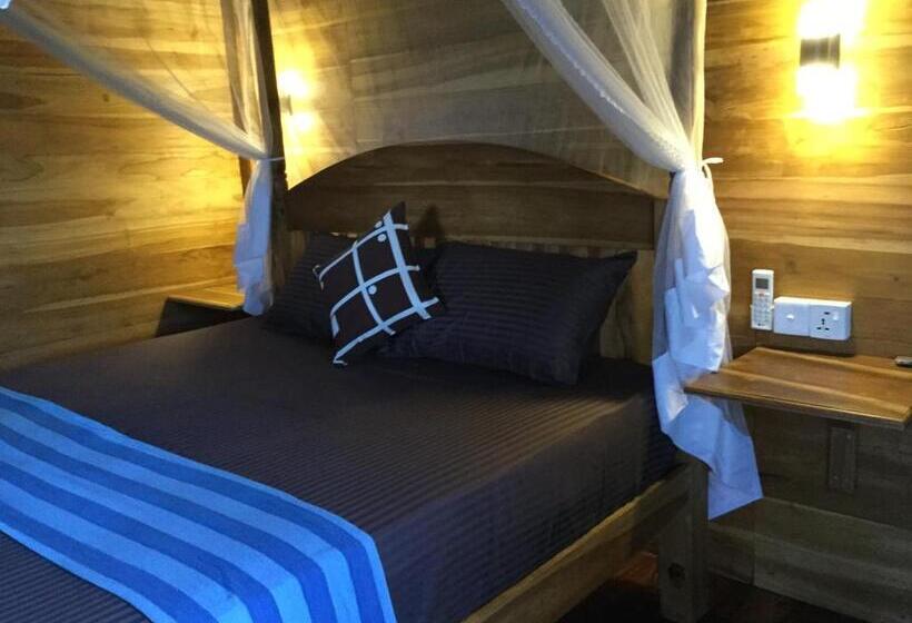 اتاق لوکس با بالکن, Tranquality Chalets