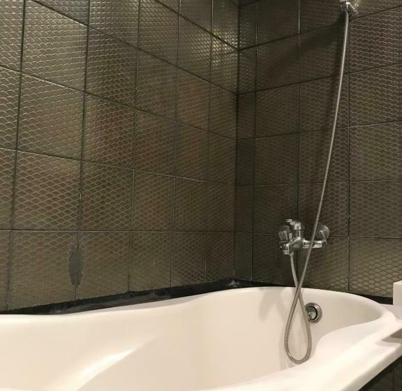 اتاق استاندارد با چشم‌انداز کوهستان, 墾丁ho Huan B & B