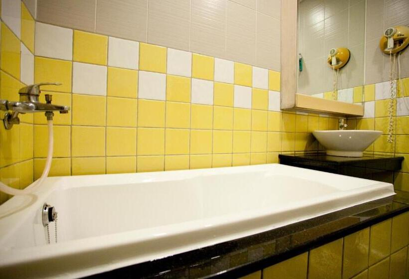 اتاق استاندارد چهار تخته, 墾丁ho Huan B & B