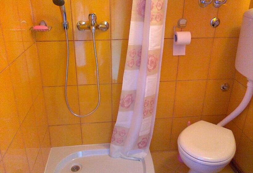 استودیو استاندارد با تراس, Hostel M