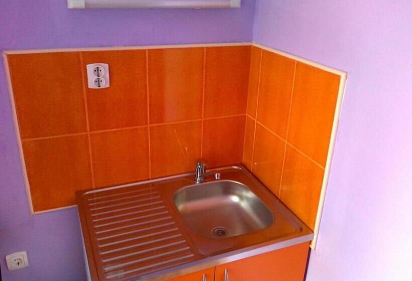 استودیو استاندارد با تراس, Hostel M