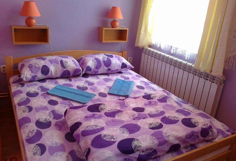 استودیو استاندارد با تراس, Hostel M