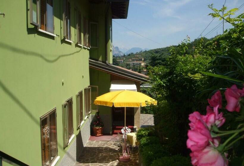 Номер Стандарт Вид на Горы, Casa Alessandra