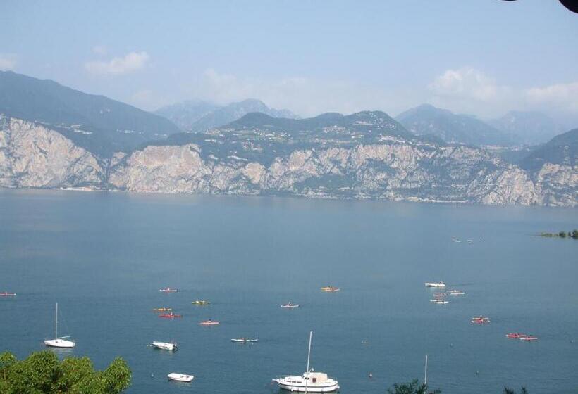 Номер Стандарт Вид на Озеро, Casa Alessandra