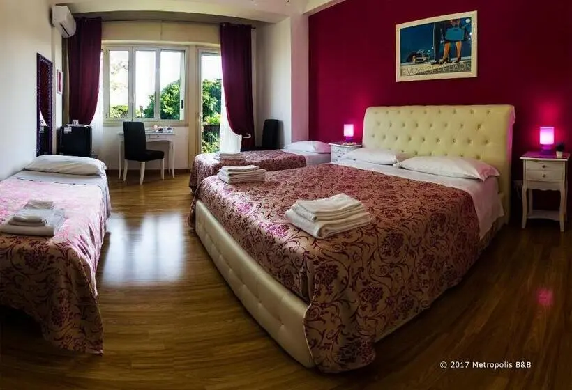 Pokój Czteroosobowy Standard, Metropolis B&b