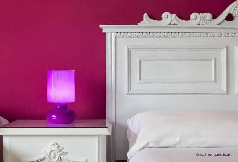 Pokój Czteroosobowy Standard, Metropolis B&b