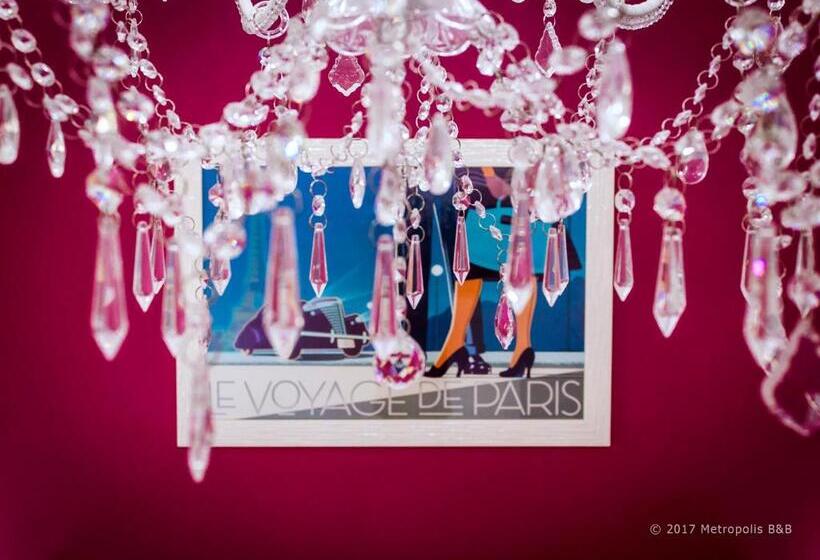 غرفة قياسية رباعية, Metropolis B&b