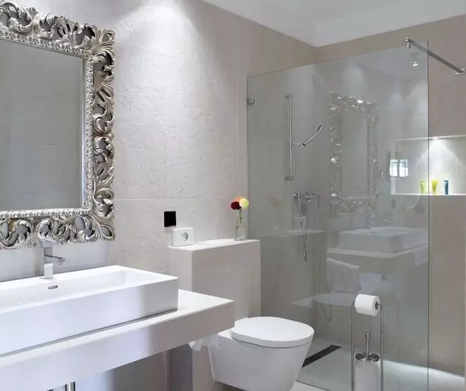 ガーデンビュースーペリアールーム, Albergo Losone