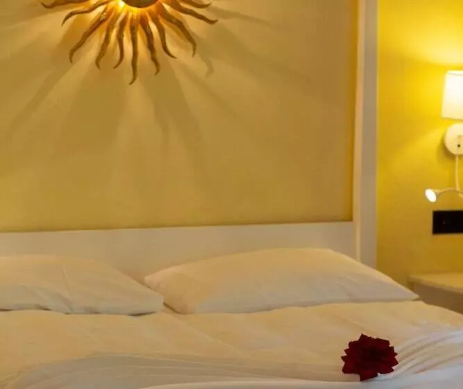 ガーデンビュースーペリアールーム, Albergo Losone
