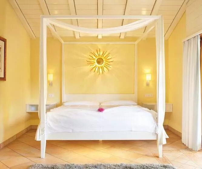 ガーデンビュースーペリアールーム, Albergo Losone