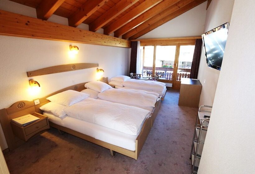 3 Bett Standardzimmer Balkon, Artemis