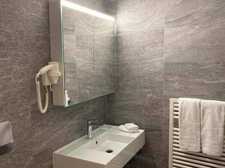 חדר סטנדרט, Casino