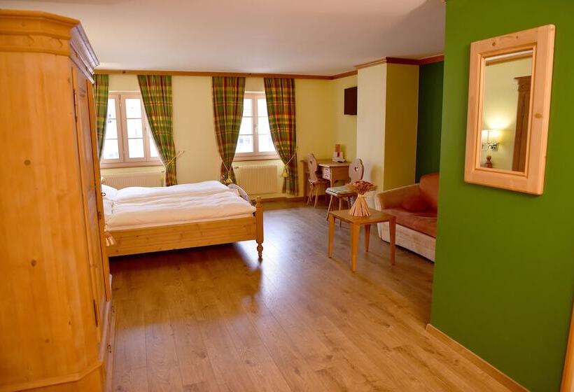 חדר דלוקס, De Ville