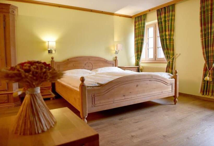 غرفة ديلوكس, De Ville