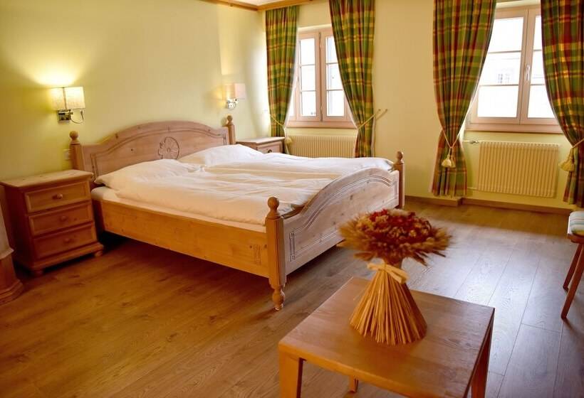 デラックスルーム, De Ville