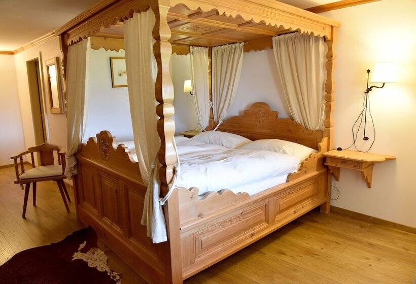 غرفة ديلوكس, De Ville