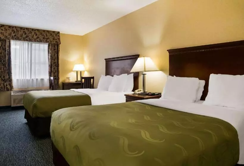 ２ダブルベッドのスタンダードルーム, Quality Inn Grand Blanc   Flint South