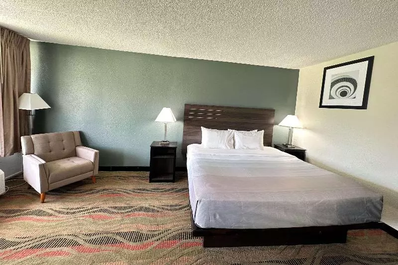 身障者適用キングサイズベッドルーム, Quality Inn & Suites