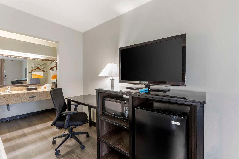 חדר סטנדרט, מיטת קינג, מותאם לאדם עם מוגבלויות, Quality Inn & Suites