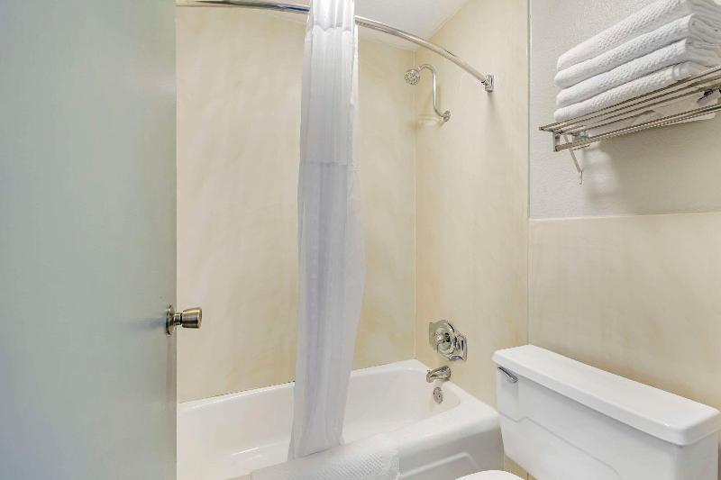 חדר סטנדרט, מיטת קינג, מותאם לאדם עם מוגבלויות, Quality Inn & Suites