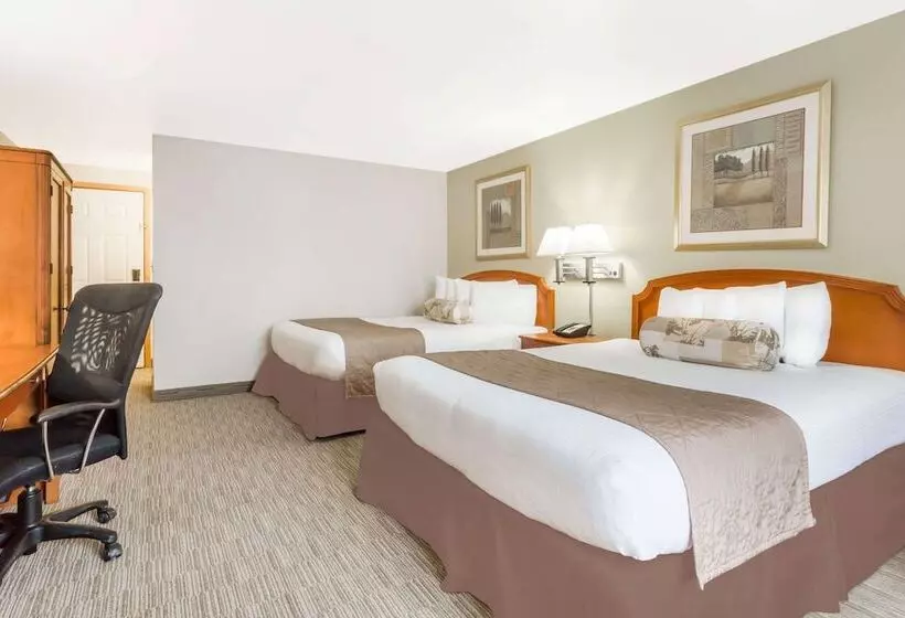 デラックスルーム, Ramada By Wyndham Ely