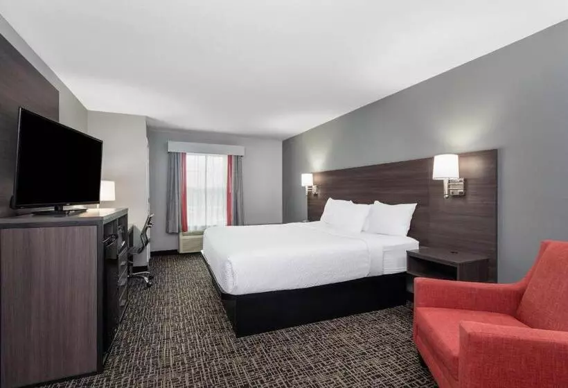 キングサイズベッドのスタンダードルーム, Ramada By Wyndham Sellersburg/louisville North