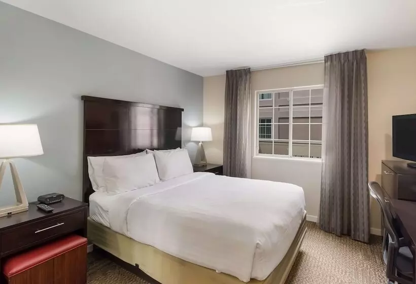 سوییت, Sonesta Es Suites Torrance Redondo Beach